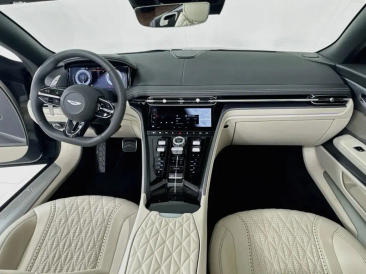Aston Martin DB12 V8 — photo 3
