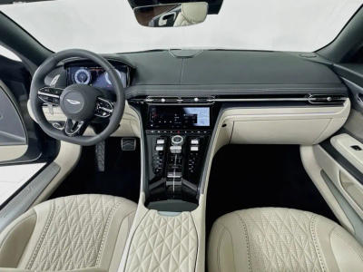 Aston Martin DB12 V8