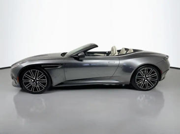 Aston Martin DB12 V8 — photo 9