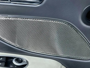 Aston Martin DB12 V8 — photo 17