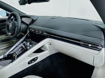 Aston Martin DB12 V8 — photo 26