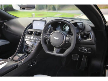 Aston Martin DBS Superleggera V12 — photo 33