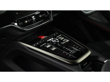Aston Martin DBX S — photo 62