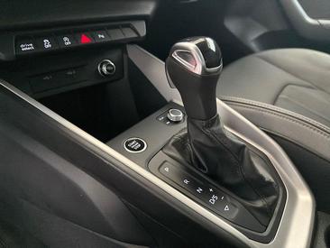 Audi A1 Break Surélevé 30 TFSI — photo 11