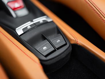 Ferrari 488 Spider — photo 9