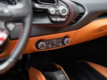 Ferrari 488 Spider — photo 19