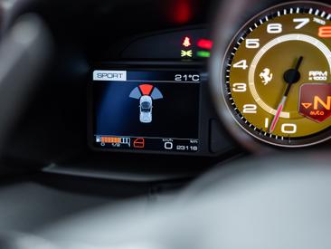 Ferrari 488 Spider — photo 22