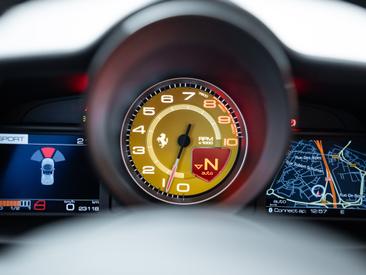 Ferrari 488 Spider — photo 24