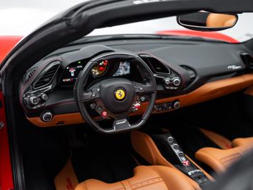 Ferrari 488 Spider — photo 26