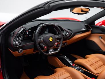 Ferrari 488 Spider — photo 27