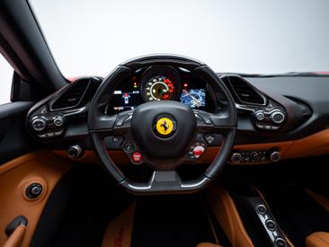 Ferrari 488 Spider — photo 31