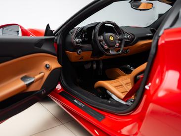 Ferrari 488 Spider — photo 32