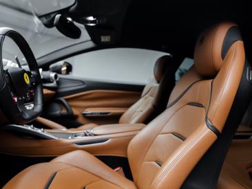 Ferrari GTC4Lusso — photo 6