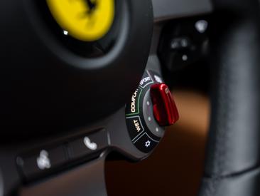 Ferrari GTC4Lusso — photo 10