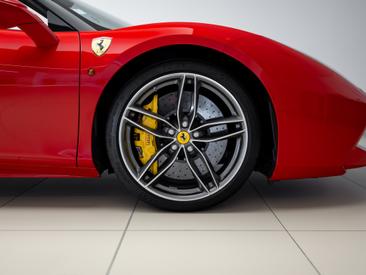 Ferrari 488 Spider — photo 61