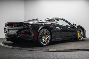 Ferrari F8 Spider — photo 3