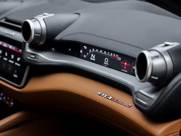 Ferrari GTC4Lusso — photo 22