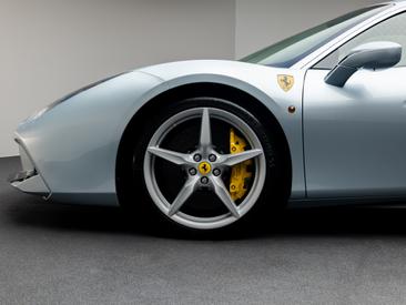 Ferrari 488 GTB — photo 11