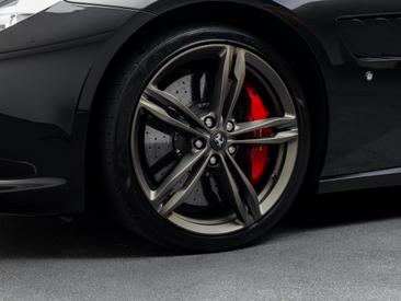 Ferrari GTC4Lusso — photo 25