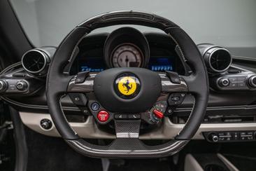 Ferrari F8 Spider — photo 10