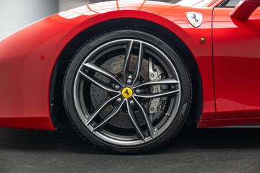 Ferrari 488 GTB — photo 28