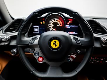 Ferrari 488 GTB — photo 23