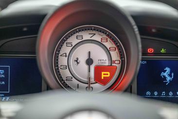 Ferrari F8 Spider — photo 16