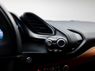 Ferrari 488 GTB — photo 28