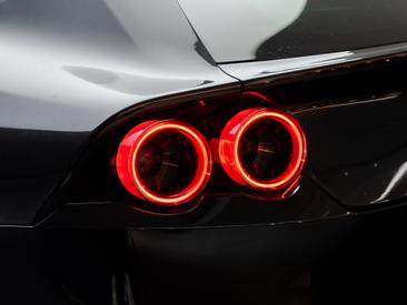 Ferrari GTC4Lusso — photo 33