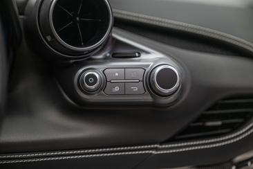 Ferrari F8 Spider — photo 19