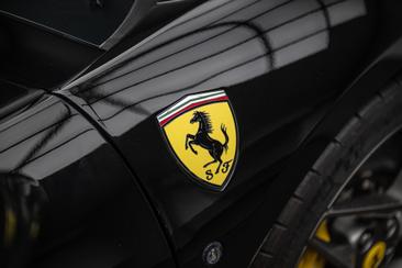 Ferrari F8 Spider — photo 33