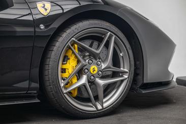 Ferrari F8 Spider — photo 36