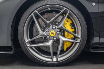 Ferrari F8 Spider — photo 38