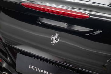 Ferrari F8 Spider — photo 40