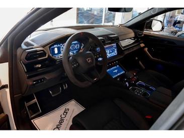 Lamborghini Urus SE — photo 3
