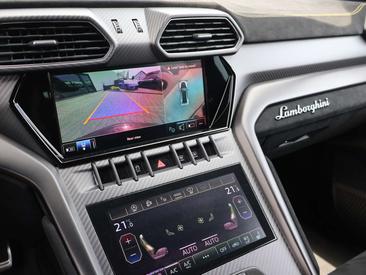 Lamborghini Urus Performante — photo 15