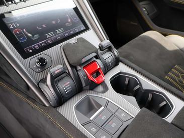 Lamborghini Urus Performante — photo 16