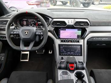Lamborghini Urus Performante — photo 22