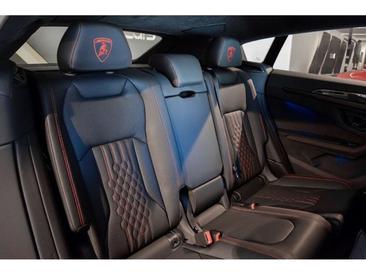 Lamborghini Urus SE — photo 12