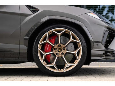 Lamborghini Urus S Urus Performante — photo 9
