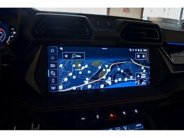 Lamborghini Urus SE — photo 13