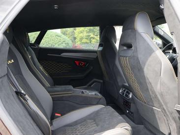 Lamborghini Urus Performante — photo 26