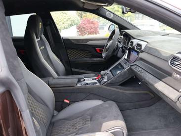 Lamborghini Urus Performante — photo 28