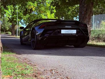 Lamborghini Huracán EVO — photo 11