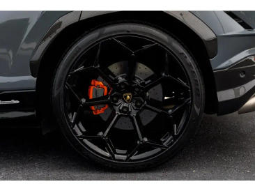 Lamborghini Urus S Urus Performante — photo 9