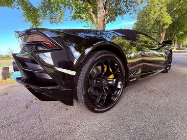 Lamborghini Huracán EVO — photo 21