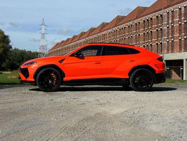 Lamborghini Urus SE — photo 8