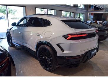 Lamborghini Urus SE — photo 30