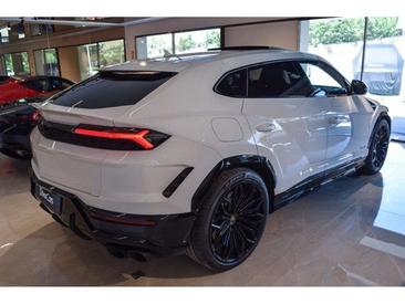 Lamborghini Urus SE — photo 31