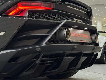 Lamborghini Huracán EVO — photo 10